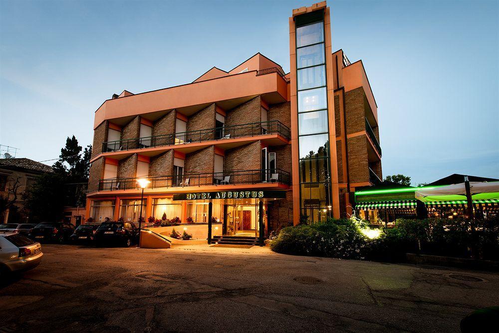 Hotel Augustus Fano Eksteriør billede