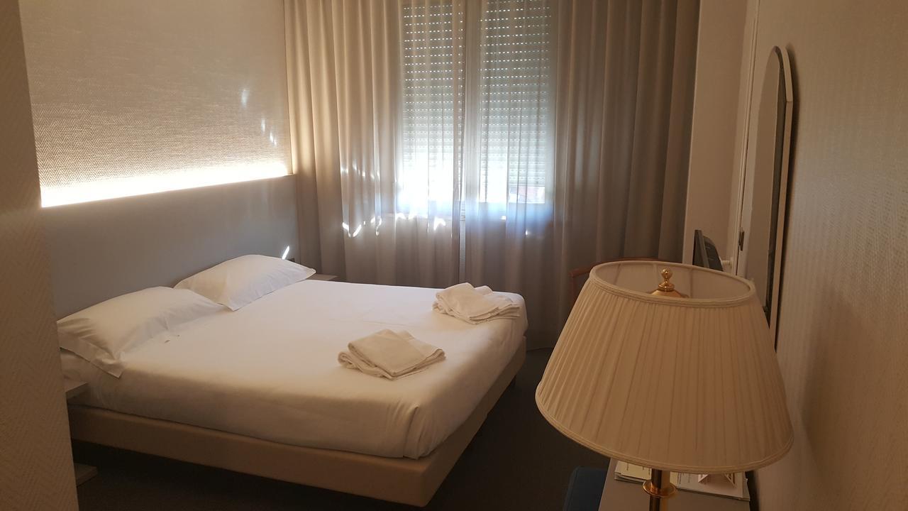 Hotel Augustus Fano Eksteriør billede