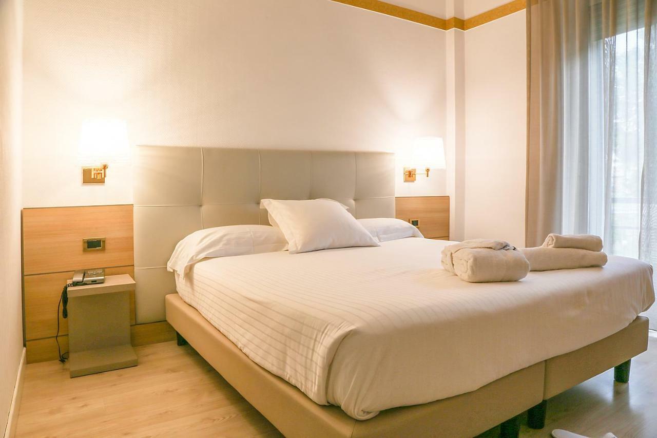 Hotel Augustus Fano Eksteriør billede